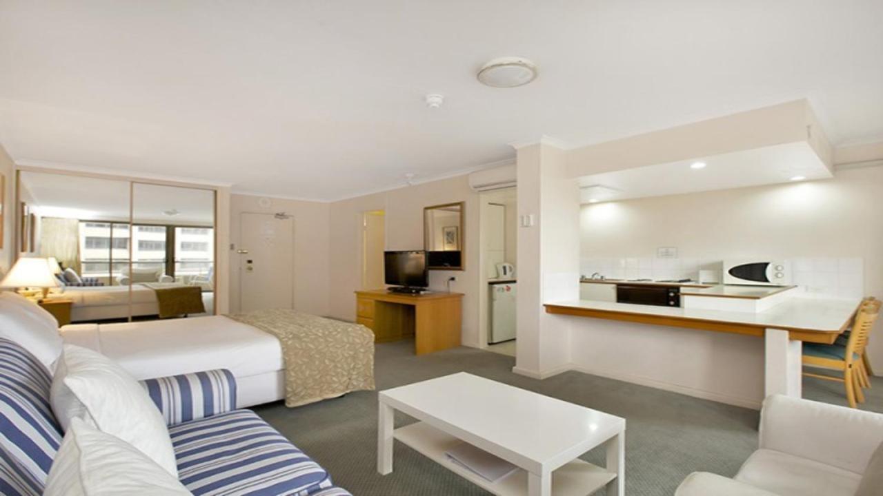 Studio With Balcony At College St Sydney Bagian luar foto
